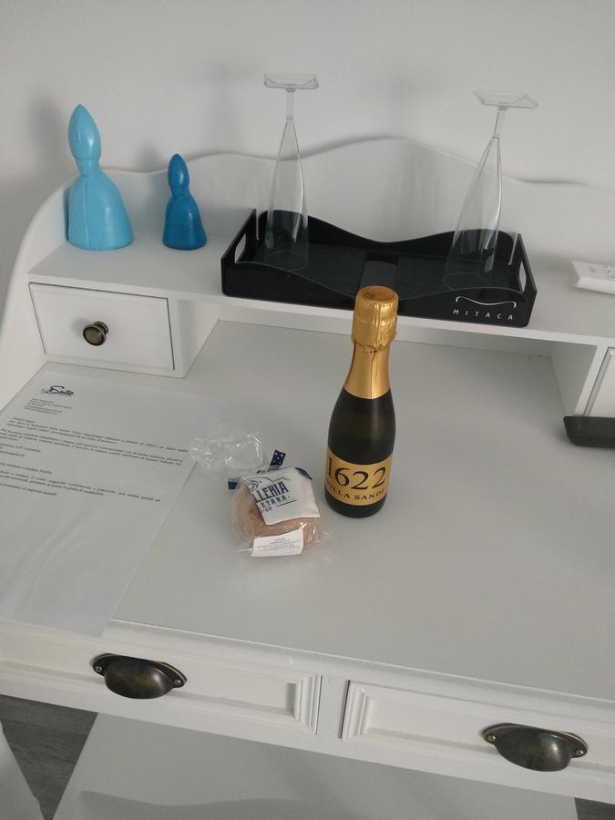 Suite Napoletana Наполи Екстериор снимка