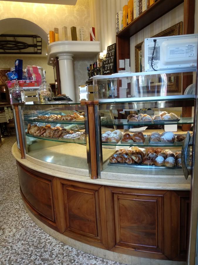 Suite Napoletana Наполи Екстериор снимка